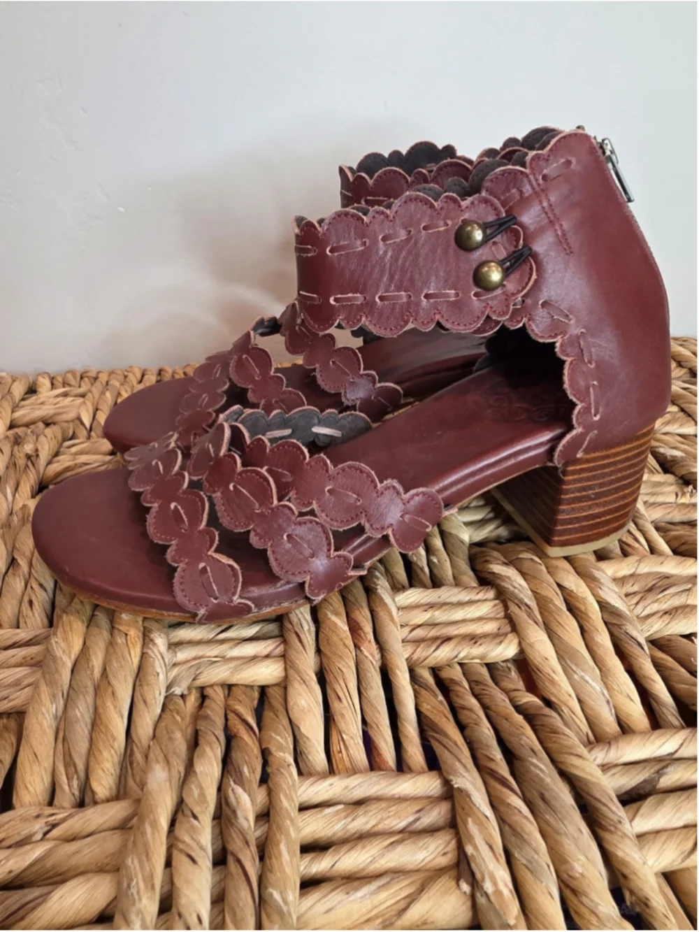 ELF Leather Burgundy Floral Scallop SeasidebBlock Heel Sandals Sz 8 Handmade